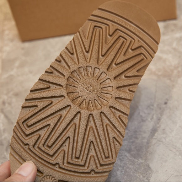 Ugg Chestnut Tazz Tasman Platform Slippers - Picture 8 of 8